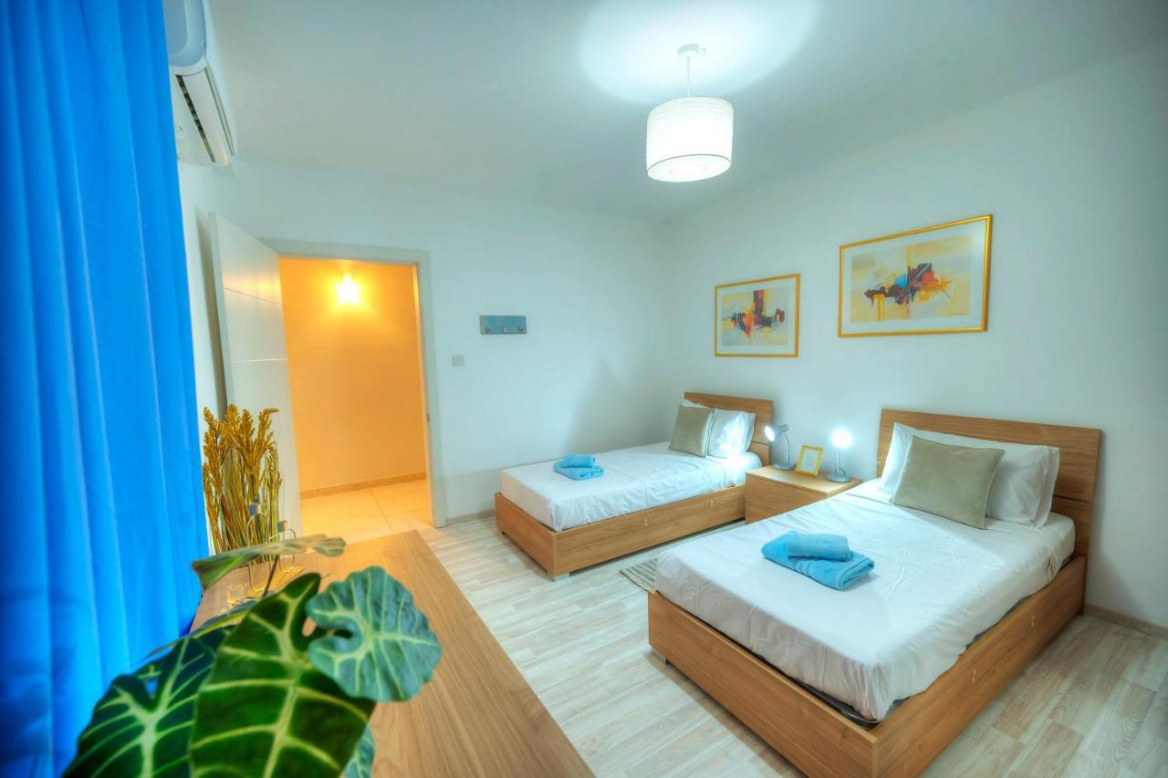 Spacious Seafront 3 Bedrooms - Balcony Goslm-7