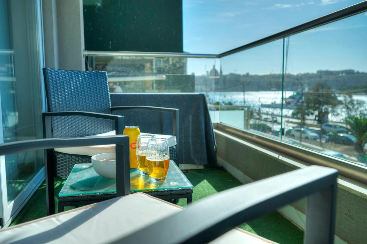 Apartment Spacious Seafront 3 Bedrooms - Balcony Goslm-7 Sliema